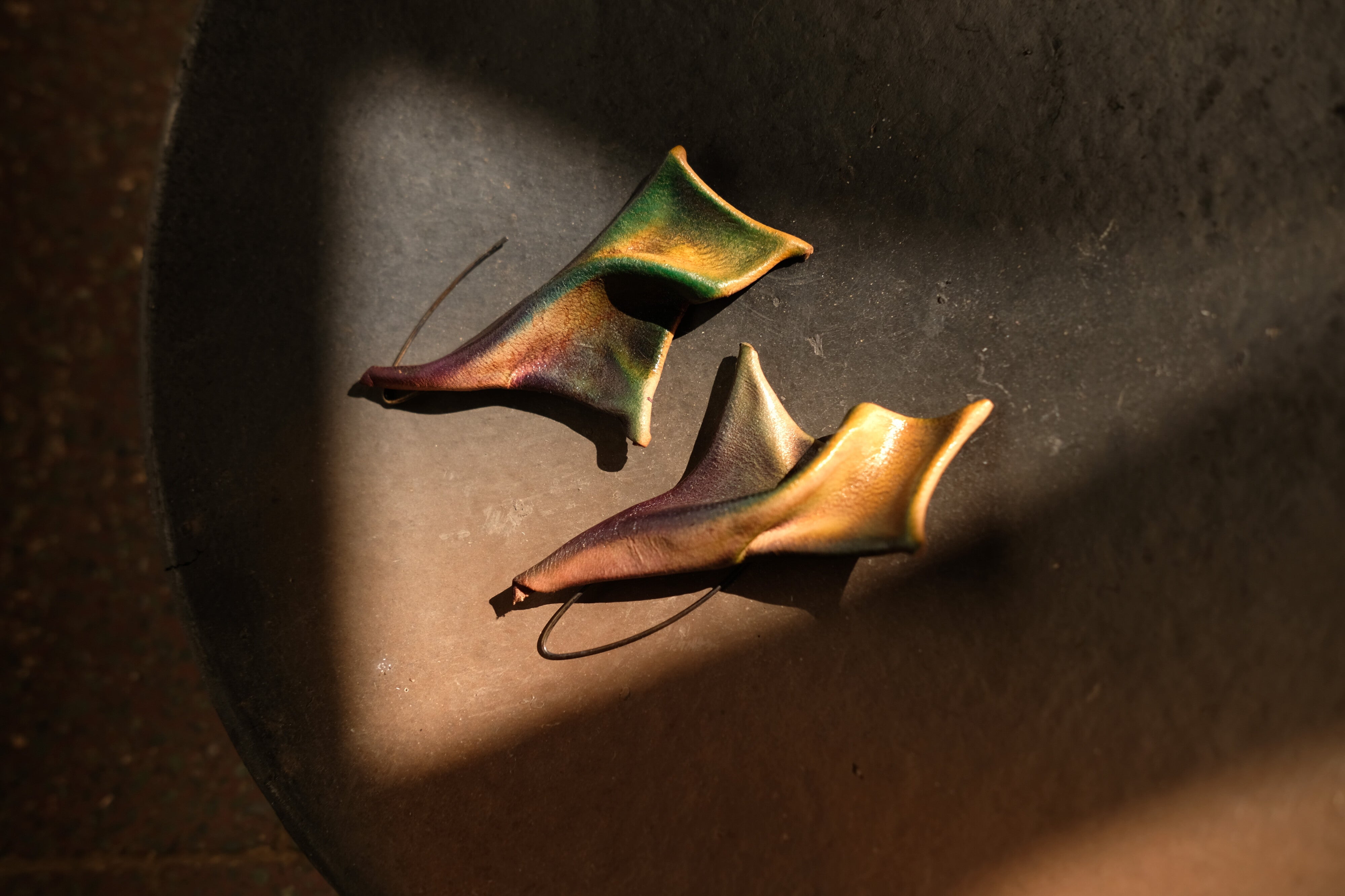 Escultura De Cuir - Molded Leather Earring